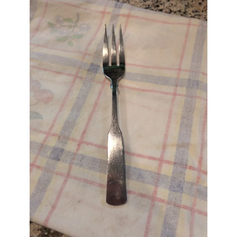 Oneida Royal Provincial Single Dinner Fork Stainless Steel EUC Flatware